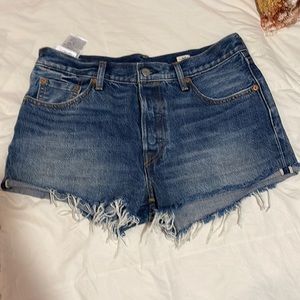 Levi’s vintage 501 size 30 darker wash